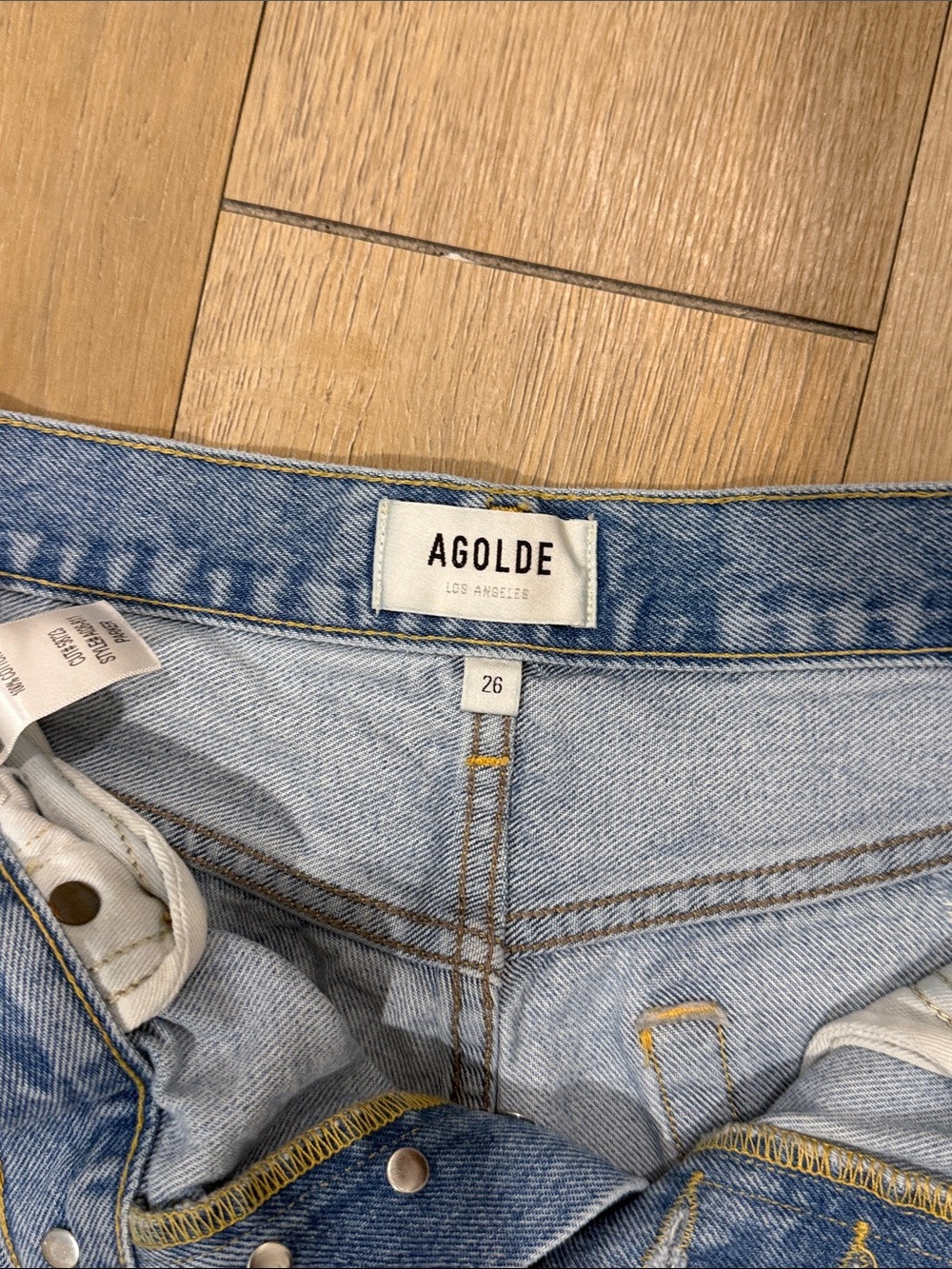 AGOLDE Parker Vintage Cut Off Short in Swapmeet size 26 - Picture 5 of 6